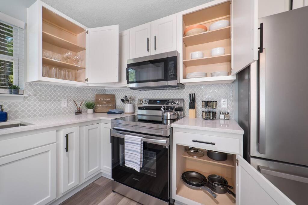 New Modern Bungalow Close To Downtown! Fully Fenced Yard Saint Augustine Exterior foto